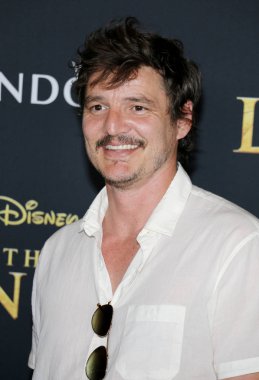 aktör Pedro Pascal 9 Temmuz 2019'da Hollywood'daki Dolby Tiyatrosu'nda düzenlenen 'Aslan Kral'ın Dünya prömiyerinde.