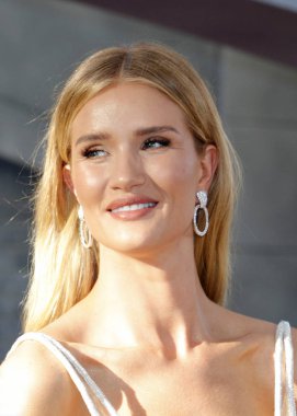 model Rosie Huntington-Whiteley 13 Temmuz 2019'da Hollywood'daki Dolby Tiyatrosu'nda düzenlenen 'Fast & Furious Presents: Hobbs & Shaw'un Dünya prömiyerinde.