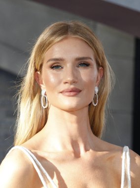 model Rosie Huntington-Whiteley 13 Temmuz 2019'da Hollywood'daki Dolby Tiyatrosu'nda düzenlenen 'Fast & Furious Presents: Hobbs & Shaw'un Dünya prömiyerinde.