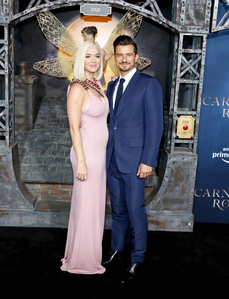 Katy Perry Orlando Bloom Los Angeles Premiéře Amazonské Karnevalové Řady — Stock fotografie