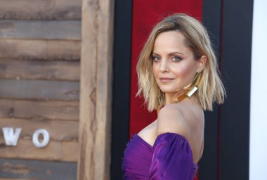 aktris Mena Suvari, 26 Ağustos 2019'da Abd'nin Westwood kentindeki Regency Village Theatre'da düzenlenen 'It Chapter Two'nun Los Angeles galasında.