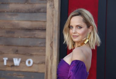 aktris Mena Suvari, 26 Ağustos 2019'da Abd'nin Westwood kentindeki Regency Village Theatre'da düzenlenen 'It Chapter Two'nun Los Angeles galasında.