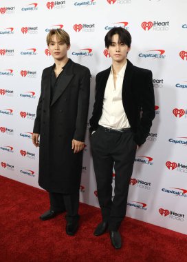 JO1 'den Yonashiro Sho ve Sato Keigo, ABD' nin Las Vegas kentindeki T-Mobile Arena 'da 19-20 Eylül 2025 tarihlerinde düzenlenen 2025 iHeart Radyo Müzik Festivali' nde.