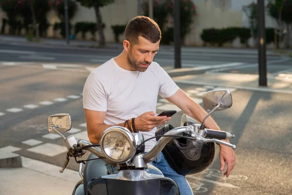 Adam akıllı telefon-alanı metin için danışmanlık şehir scooter ile