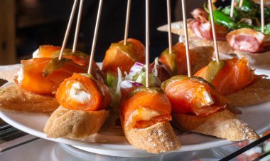 füme somon tapa peynir ile doldurulmuş