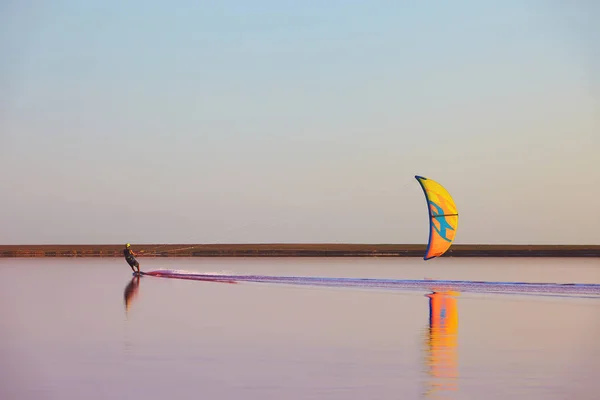 Kite over water — Stock Photo, Image