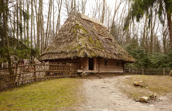 Старое деревянное здание — стоковое фото