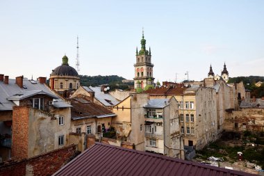 Kasabanın ortasındaki şapel.