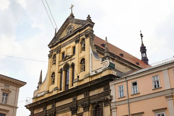 Γοτθική εκκλησία στο Lviv — Φωτογραφία Αρχείου