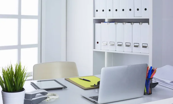 Workspace presentation mockup, Desktop computer and office supplies on marble desk — Stock Photo, Image