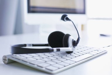 İletişim destek, çağrı merkezi ve müşteri hizmet yardım de