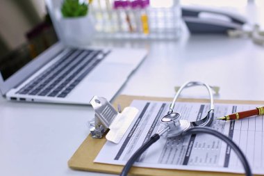 Doktorlar çalışma alanı çalışma tablosu ile hastaların deşarj boş