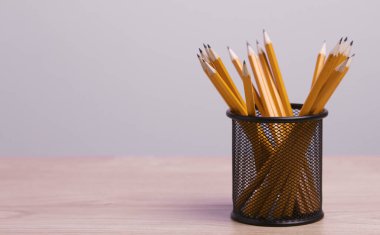 Bir fincan kahve üzerinde Ofis masaları