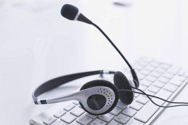 İletişim destek, çağrı merkezi ve müşteri hizmet yardım de
