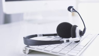 İletişim destek, çağrı merkezi ve müşteri hizmet yardım de