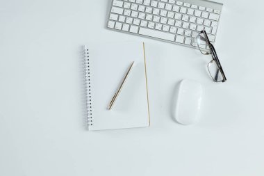 Çalışma alanı Masaüstü, belgeler üzerinde Ofis masaları