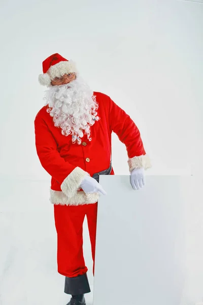 Θέμα Χριστουγέννων: ευτυχισμένος Santa Claus. Πάνω από το λευκό φόντο — Φωτογραφία Αρχείου