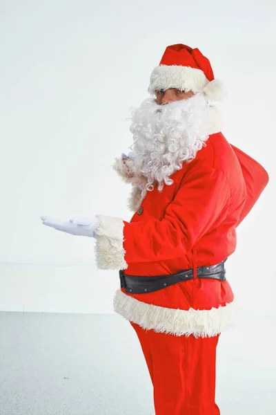 Tema de Natal: Papai Noel feliz. Sobre fundo branco — Fotografia de Stock