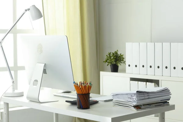 Workspace desktop, documents on the office table — Stock Photo, Image