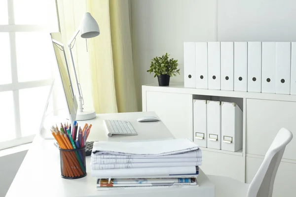 Workspace desktop, documents on the office table — Stock Photo, Image