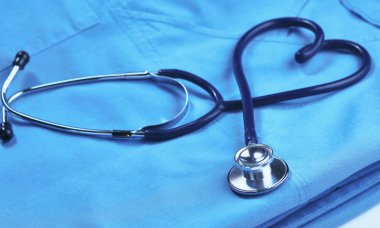 Bir kalp bir tıbbi üniforma, portre, se şekillendirme bir stetoskop