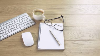 Bir fincan kahve üzerinde Ofis masaları