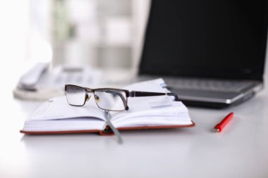 Çalışma alanı Masaüstü, belgeler üzerinde Ofis masaları