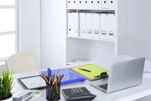 Escritorio de espacio de trabajo, documentos en la mesa de la oficina —  Fotos de Stock