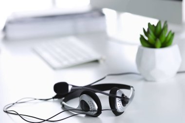 İletişim destek, çağrı merkezi ve müşteri hizmet yardım de