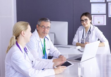 Doktorlar sağlık tartışma toplantı odasına sahip