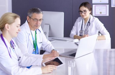 Doktorlar sağlık tartışma toplantı odasına sahip