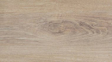 Yapay ahşap yüzey, doğal açık kahverengi ahşap desenli. Tahıl yatay olarak daha belirgin, daha koyu çizgiler ve düğümlerle çalışır. Bu da ona gerçekçi ve kırsal bir görünüm verir. doku kombinasyonu pürüzsüz