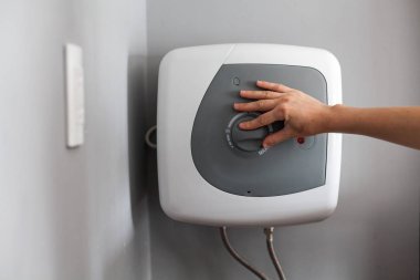 Modern elektrikli su ısıtıcı