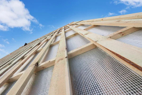 Nad Koncepcją Budowy Zewnątrz Bliska Zdjęcie Nowej Części Drewniany Dach — Zdjęcie stockowe