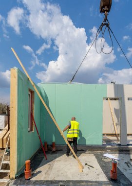 Yeni ve modern modüler ev inşaatı