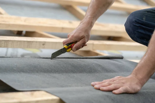 Building construction process of new wooden roof on wood frame h — Stock Photo, Image