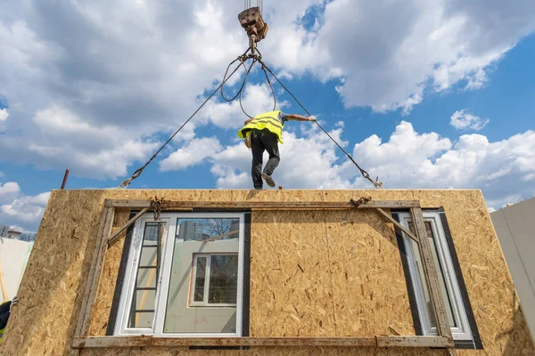 Construction of new and modern modular house — Stock Photo, Image