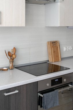 Seramik indüksiyon sobası inşa mutfak