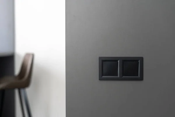 Nahaufnahme Des Schwarzen Elektrischen Lichtschalters Der Grauen Kopierraum Wand Vor — Stockfoto