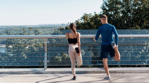 Conceito Treino Matinal Visão Traseira Mulher Atleta Adulta Homem Fazendo — Fotografia de Stock