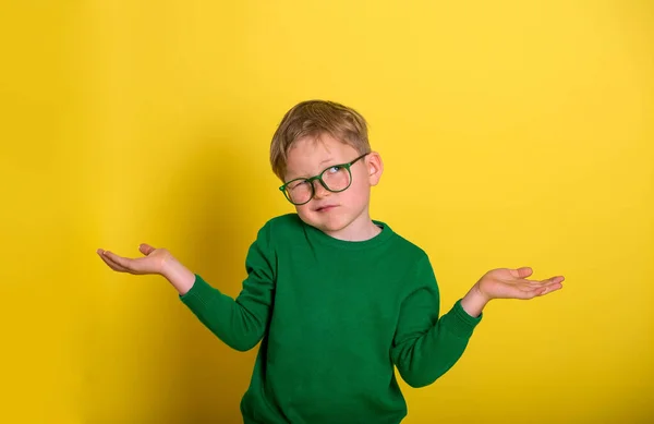 Ritratto Giovane Uomo Affari Che Pensa Successo Creatività Innovazione Ragazzino — Foto Stock