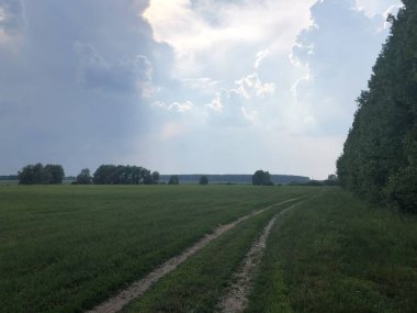 Yağmurdan önce alanın görünümü