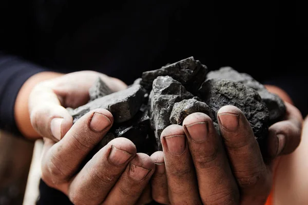 Kohlebergmann Den Händen Der Menschen Mit Kohle Hintergrund Kohlebergbau Oder — Stockfoto