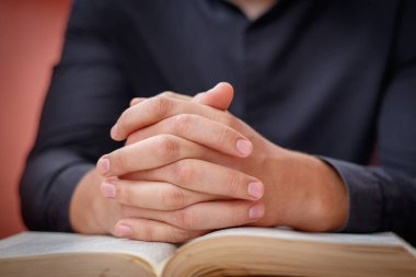 eller dua kutsal İncil inanç, spirtuality ve din kilise kavram üzerinde katlanmış.