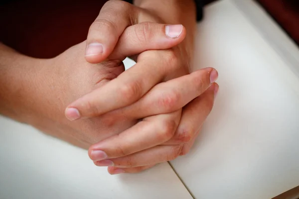 Eller Dua Kutsal Ncil Inanç Spirtuality Din Kilise Kavram Üzerinde — Stok fotoğraf