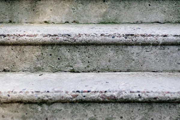通往旧石阶或楼梯 — 图库照片