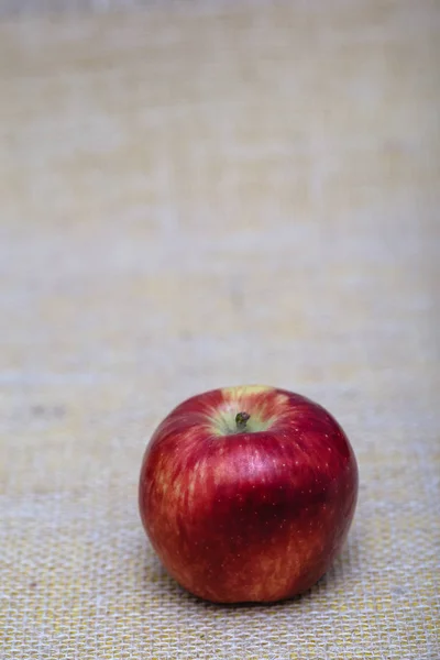 Смачне Червоне Яблуко Ізольоване Тло Відсікання Фотошопі Ізольовані Фрукти Первісного — стокове фото