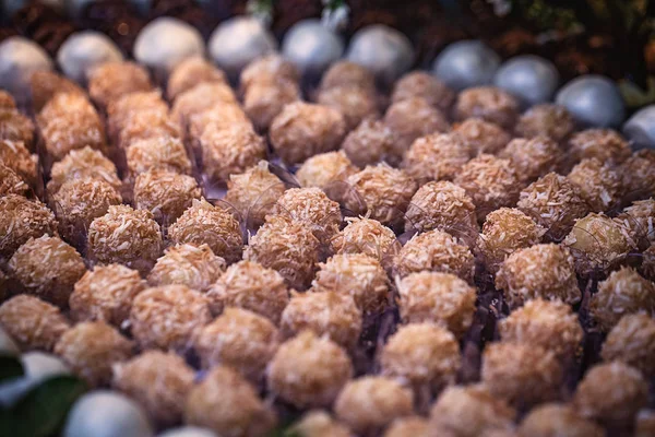 Tatlılar ve pastalar çocuk partileri ve düğünler için