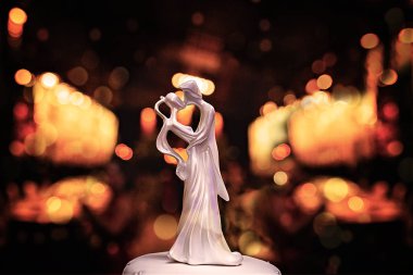 Düğün pastası bağlayıcı modern tarzı. Modern gelinler için düğün pastası.