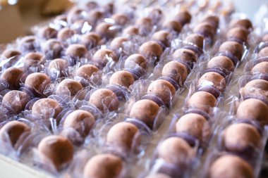 çeşitli düğün tatlılar, modern düğün dekor. Gelinler için lezzetli şeker